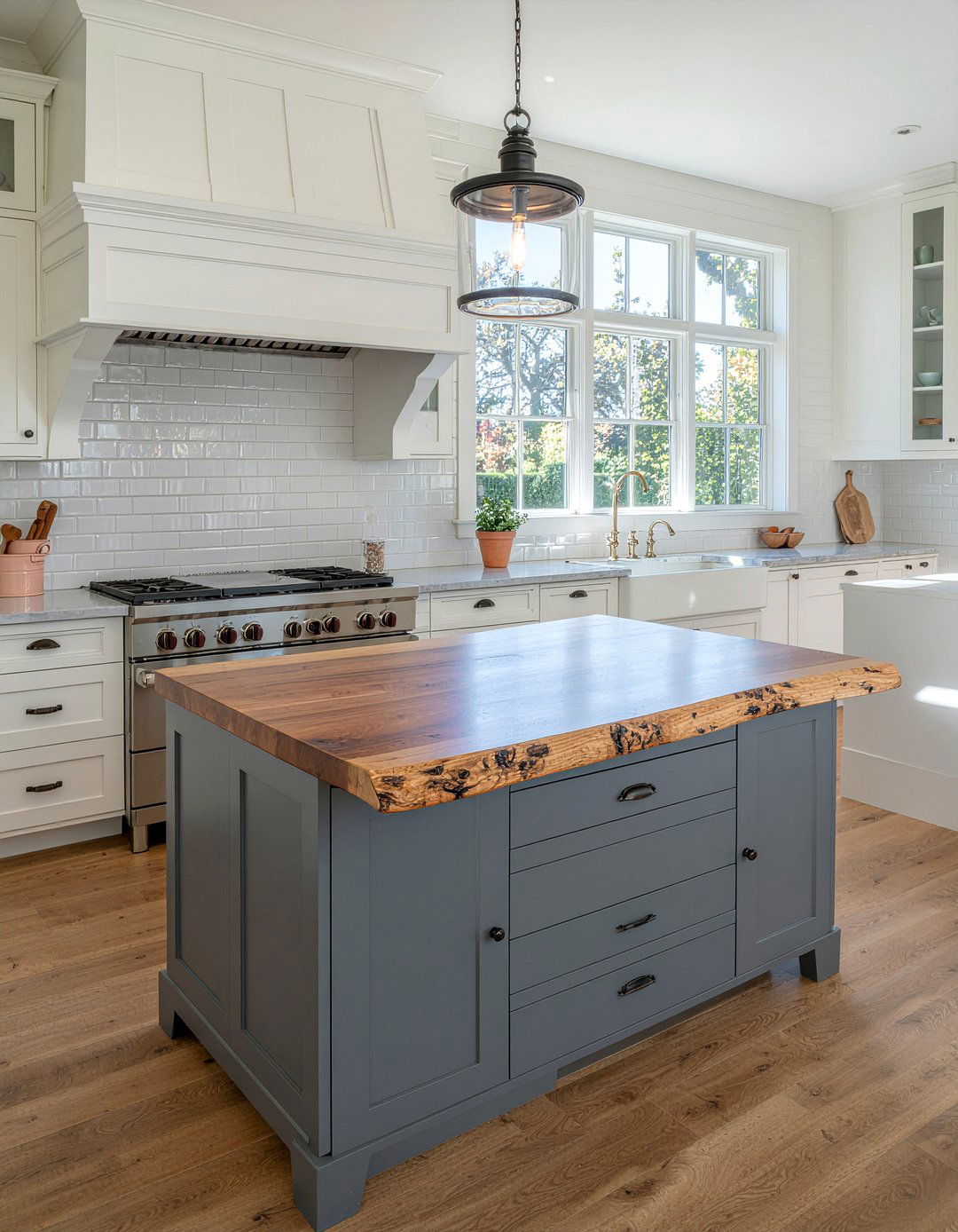 Butcher Block Top Buffet - 30 kitchen buffet ideas