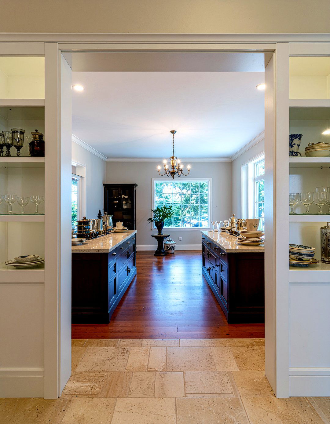 Butler Pantry Glass Doors - 30 kitchen butler's pantry ideas