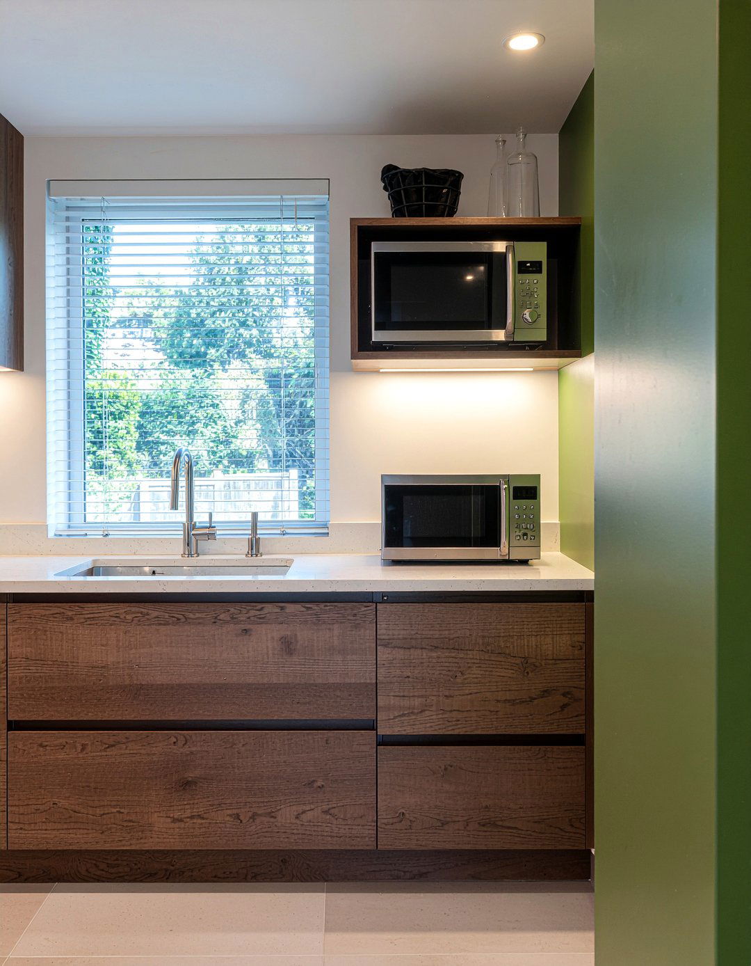 Butler Pantry Microwave Placement - 30 kitchen butler's pantry ideas