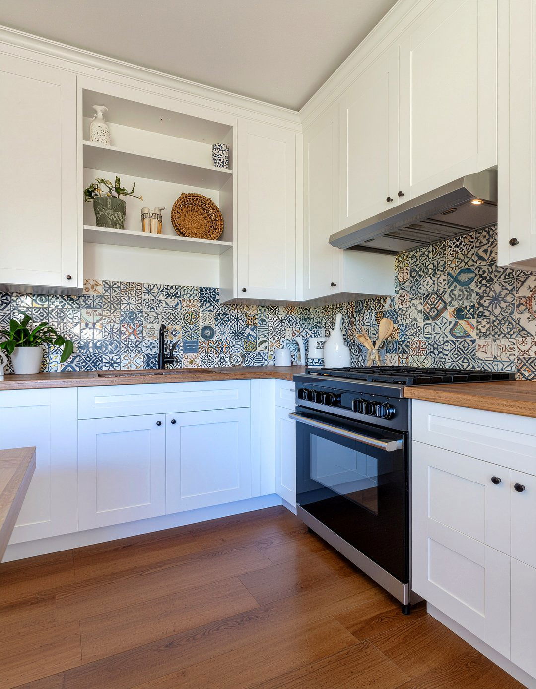 Butler Pantry Tile Backsplash - 30 kitchen butler's pantry ideas