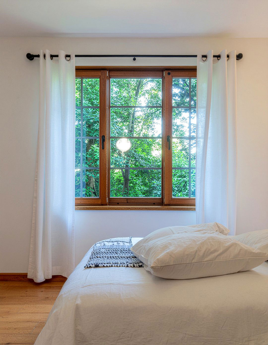 30 Best Bedroom Curtains for Perfect Privacy and Lighting