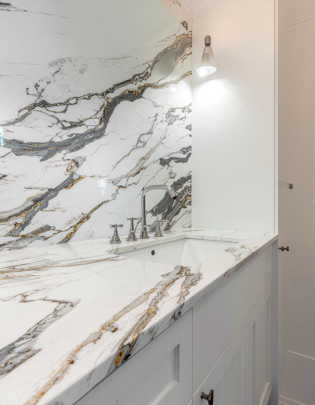 Calacatta Quartz Backsplash - 30 quartz bathroom ideas