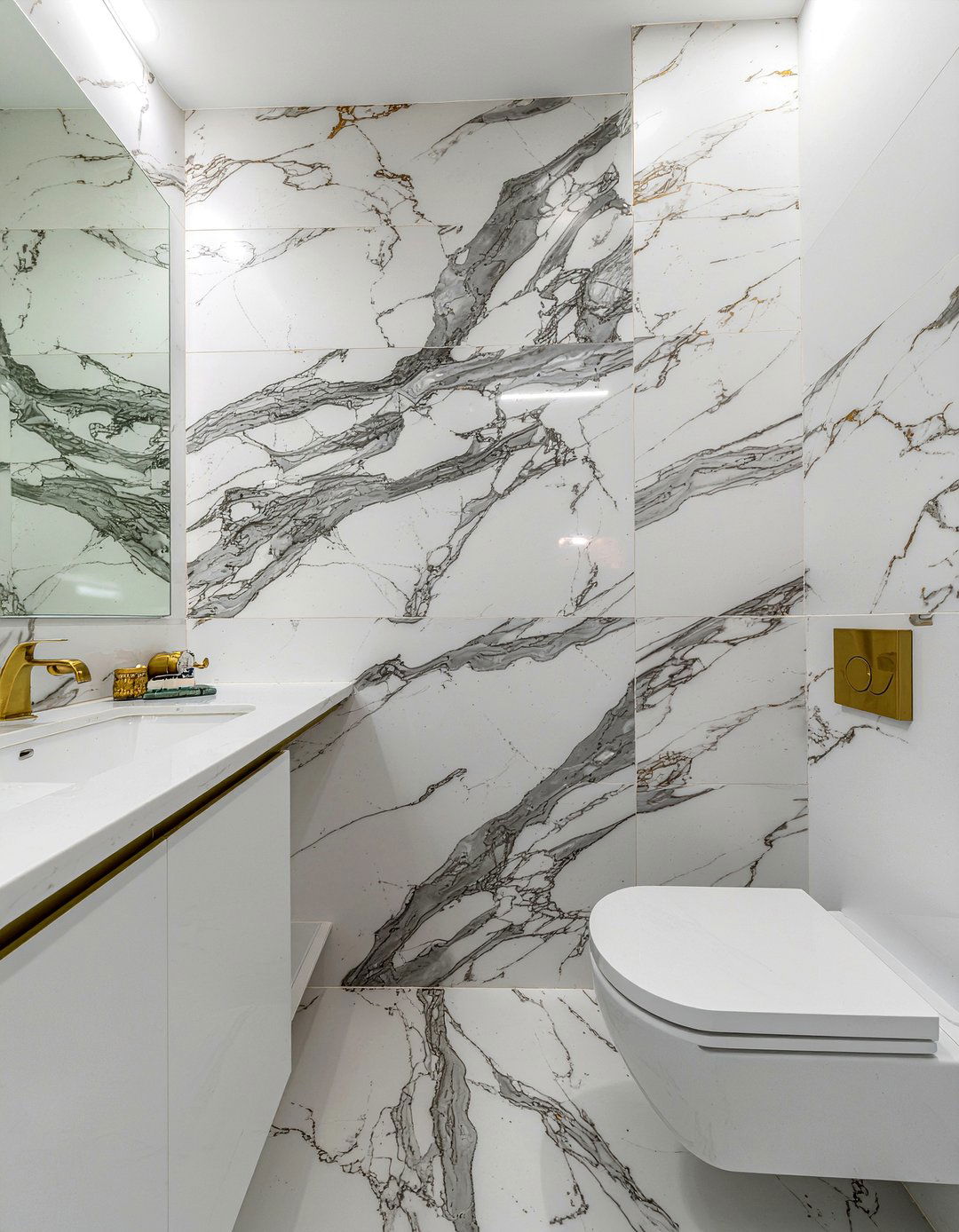 Calacatta marble bathroom walls - 30 floor to ceiling tile bathroom ideas