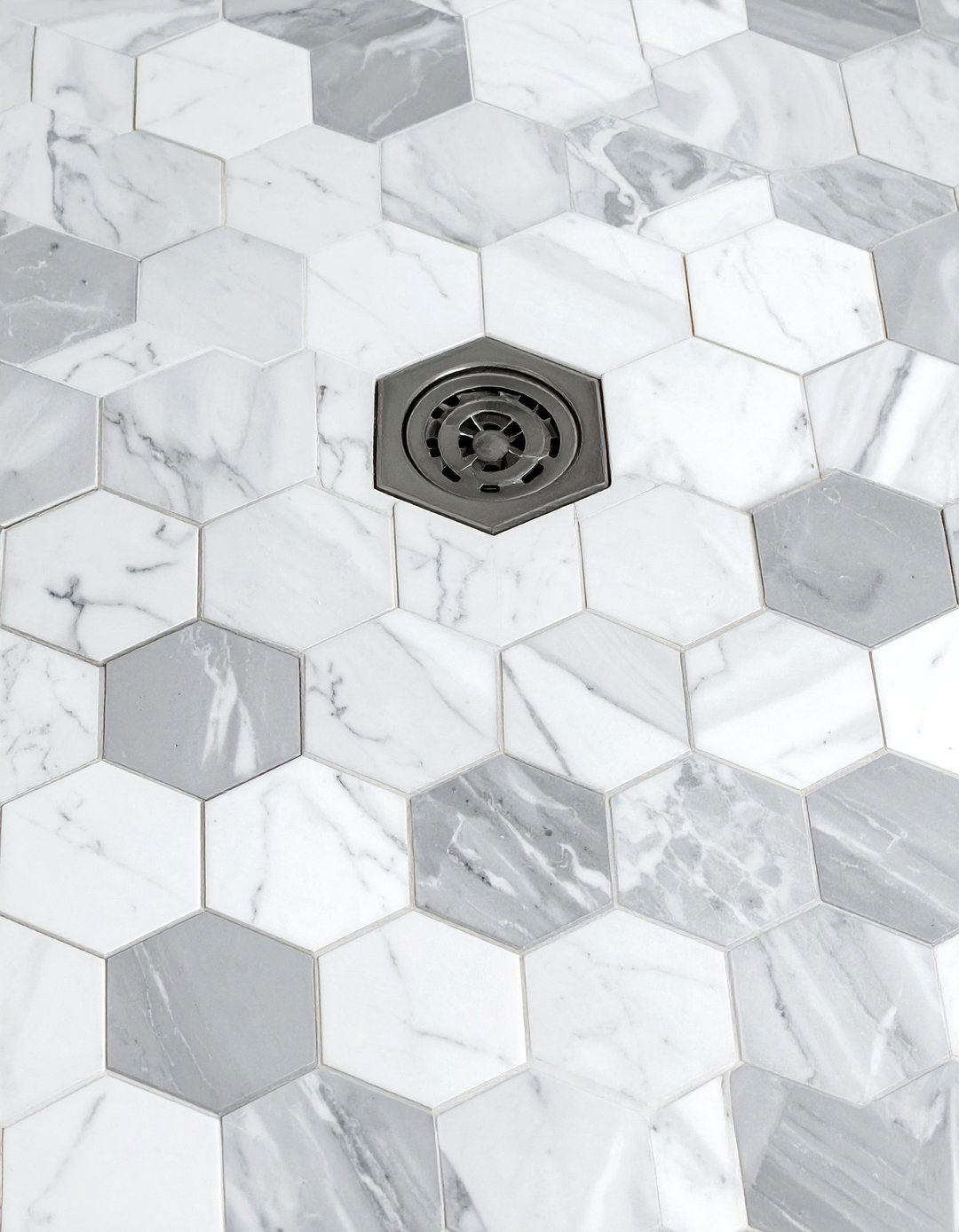 Calacatta marble mosaic floor - 30 Calacatta marble bathroom ideas