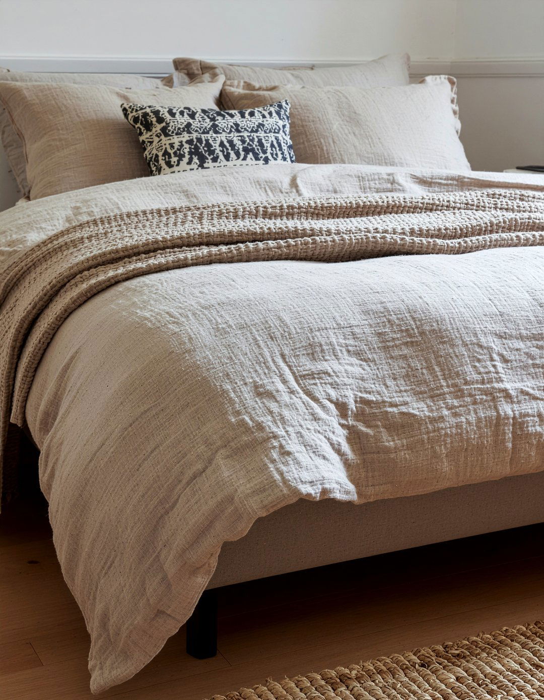 Camel linen duvet cover - 30 camel bedroom ideas