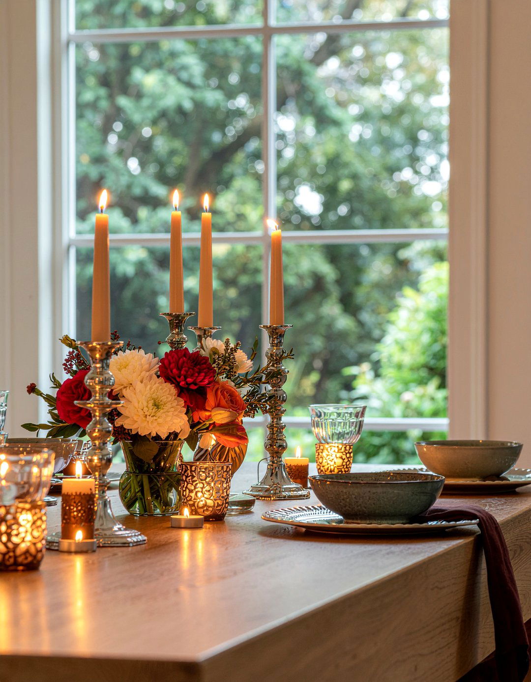 Candlelight Dining Ambience - 30 festive dining room ideas