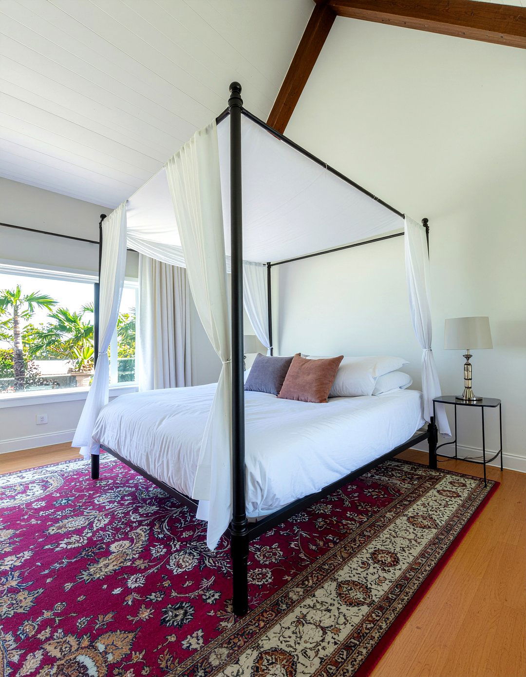 Canopy Bed Frame - 30 queen size bedroom ideas