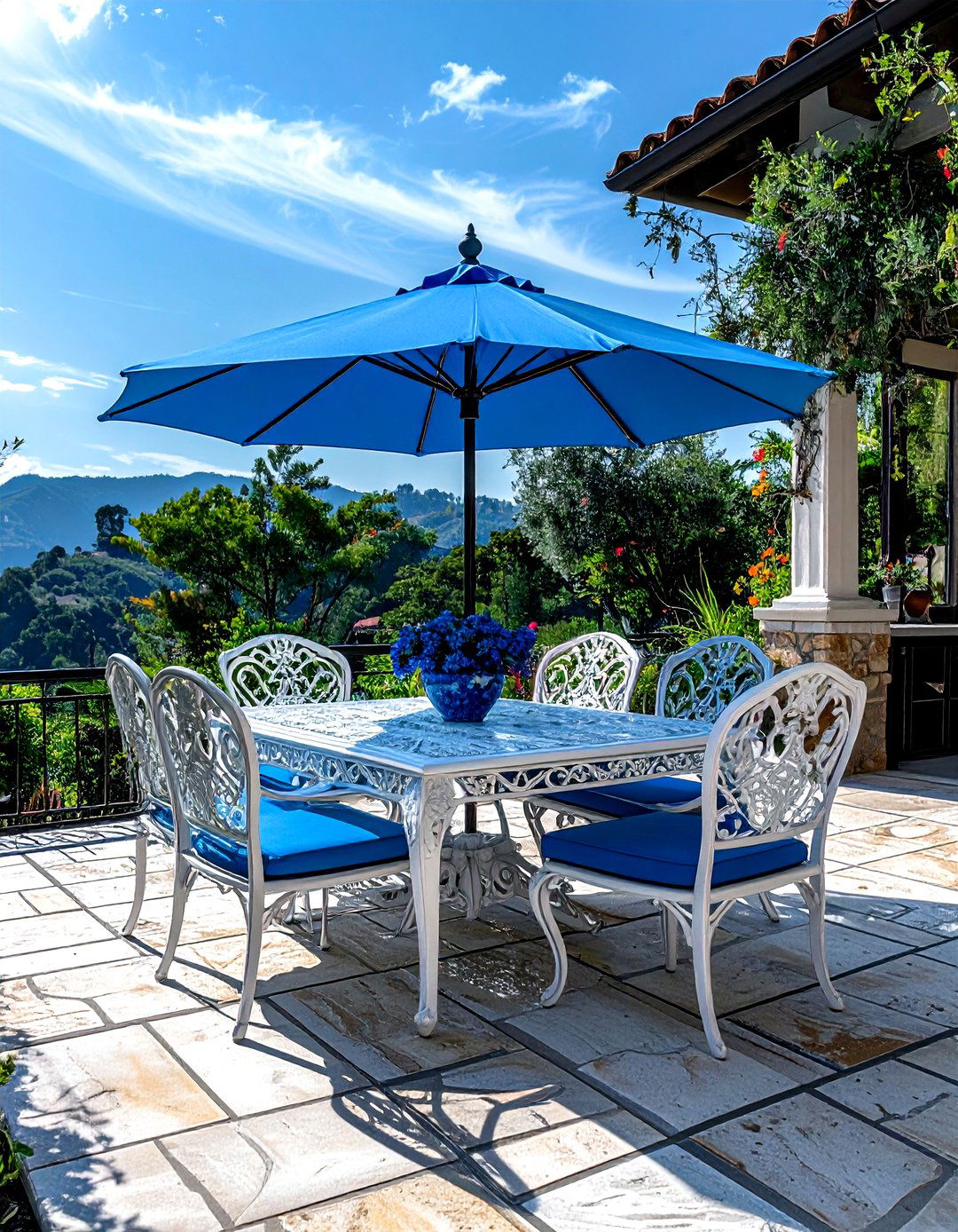 Cast Aluminum Dining Set - 30 durable decor ideas
