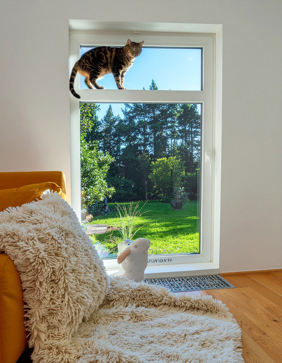 Cat Window Perch - 30 cat living room ideas