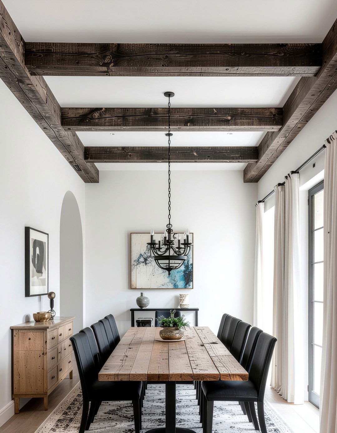 Ceiling Beams - 30 cozy dining room ideas