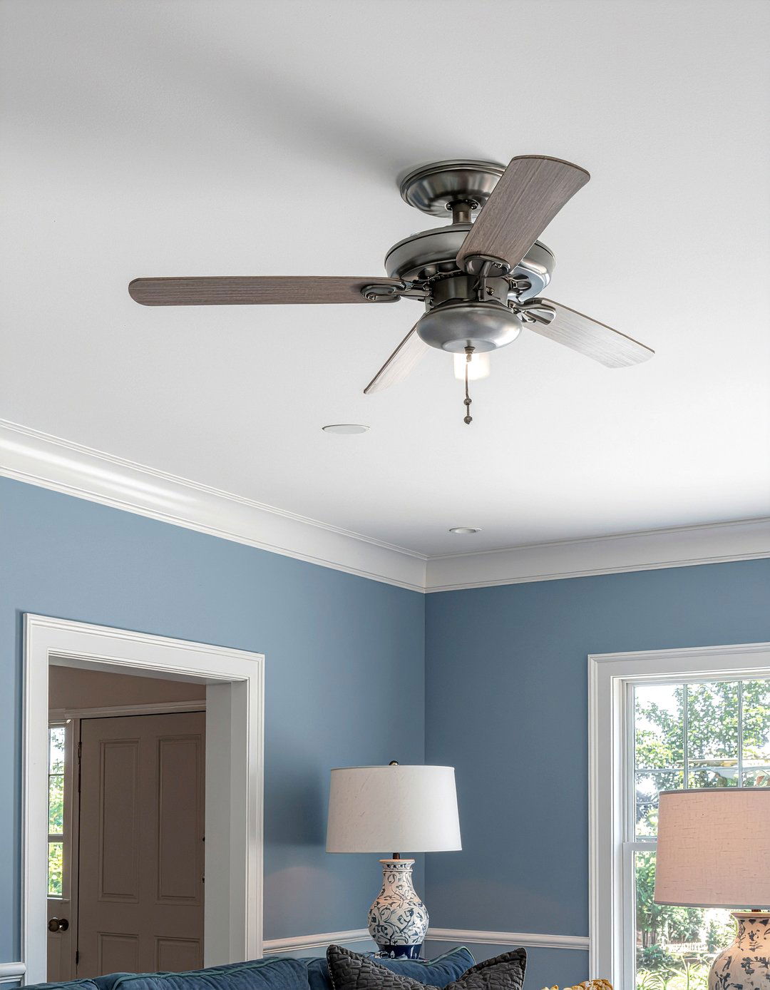 Ceiling Corner Corbels - 30 living room corbel ideas