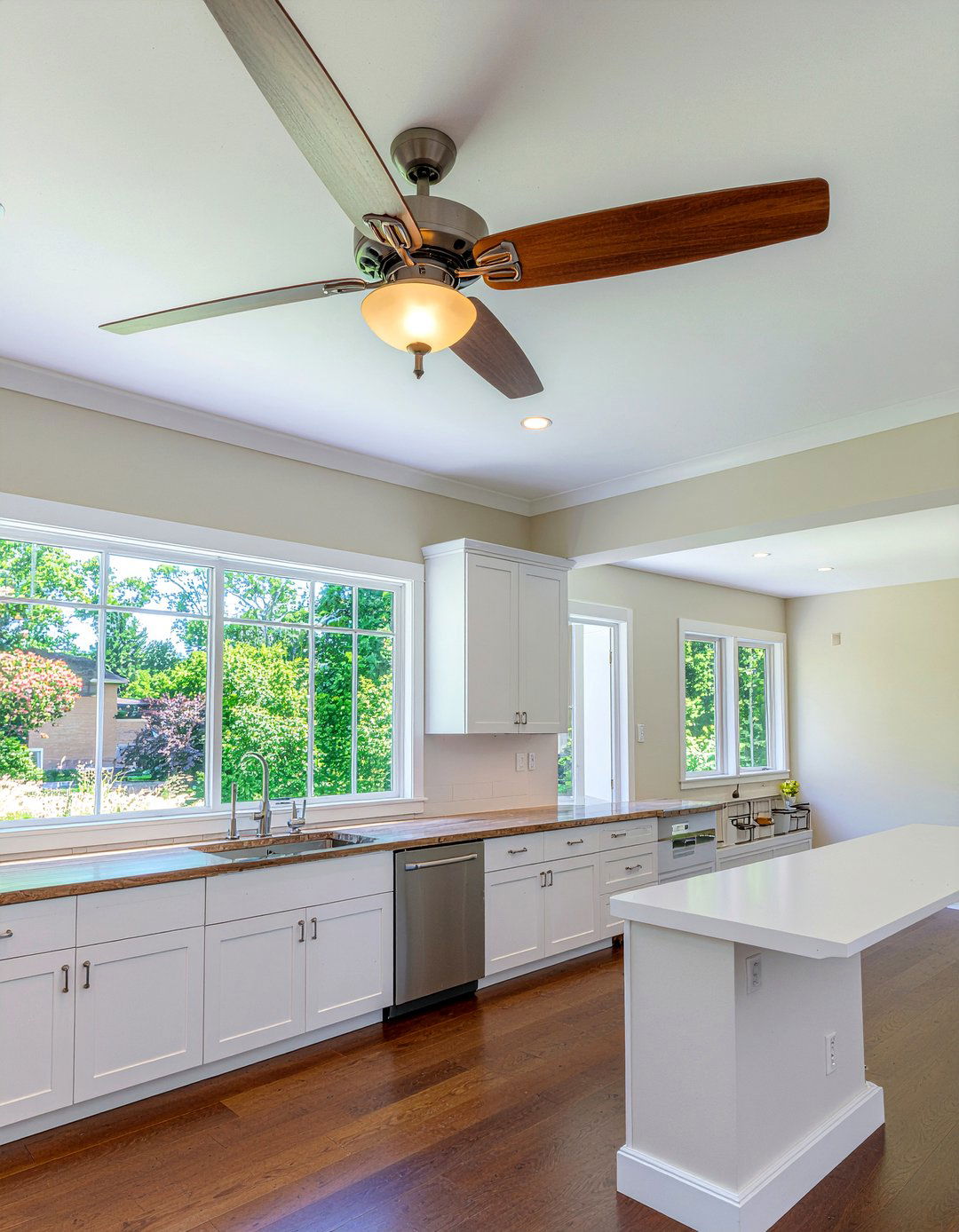 Ceiling Fan - 30 affordable kitchen ideas