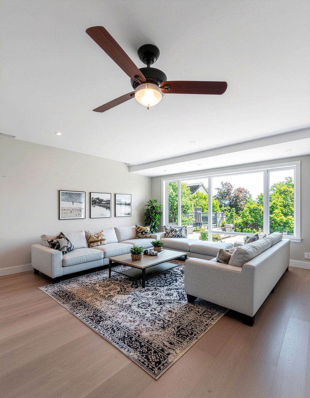 Ceiling fan modern - 30 living room update ideas