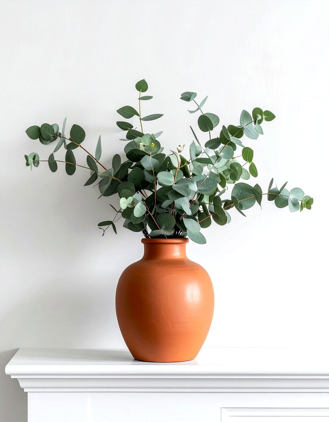 Ceramic Flower Vase - 30 living room finishing touches ideas