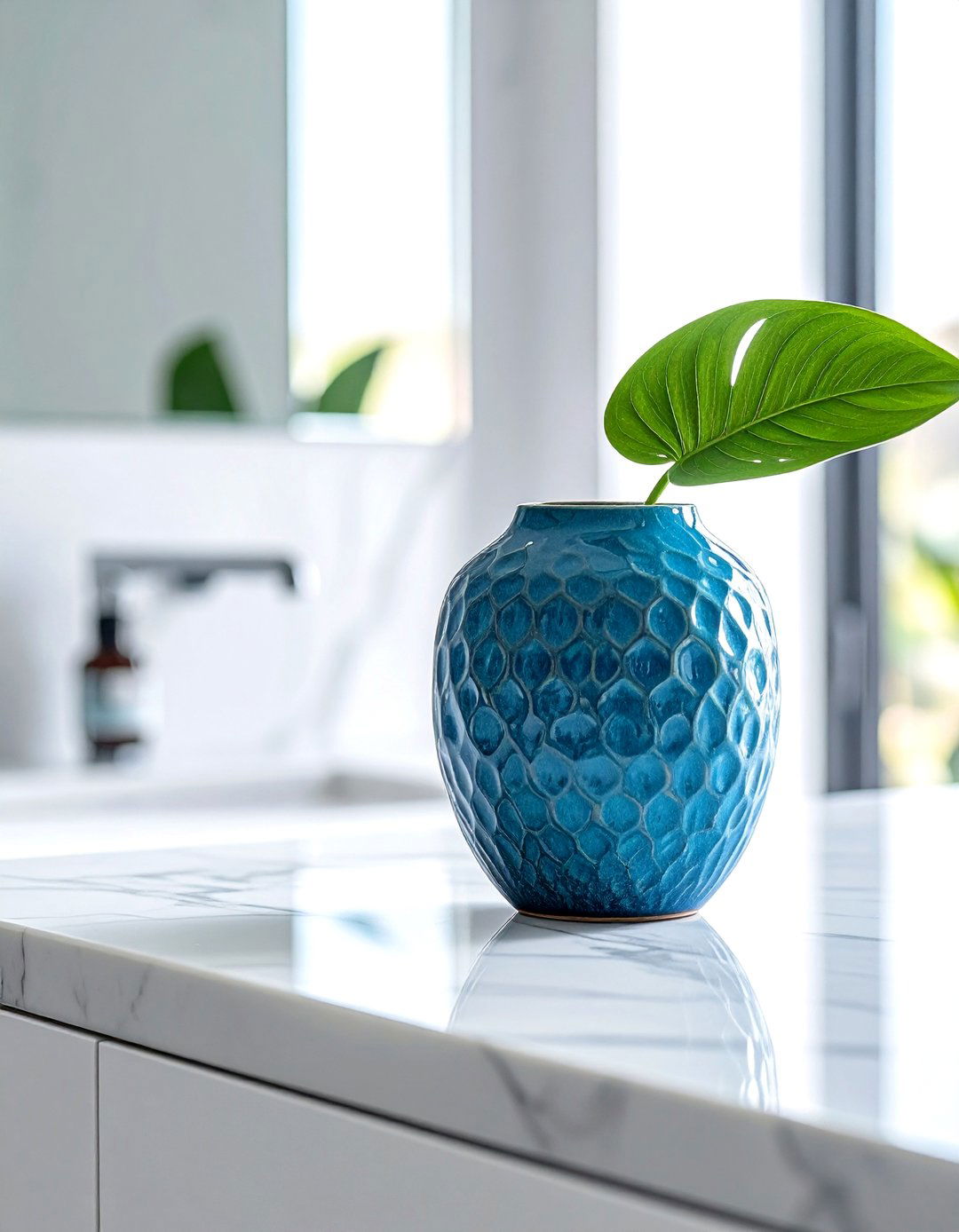 Ceramic Flower Vase - 30 bathroom vanity accent ideas