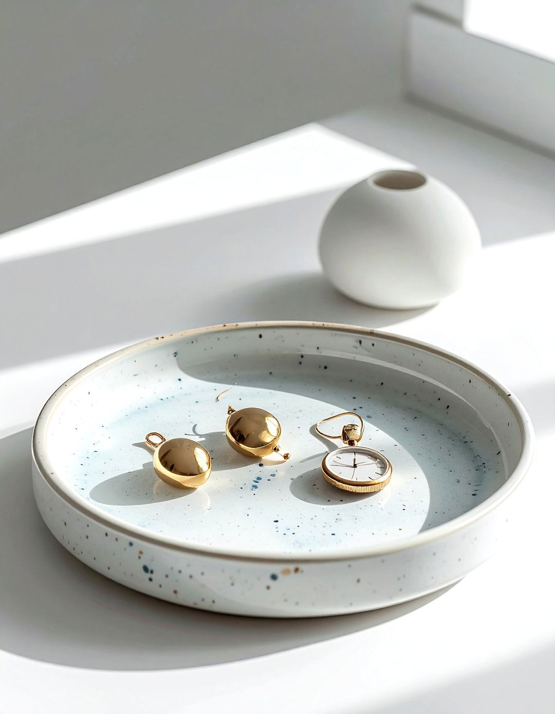 Ceramic jewelry tray - 30 vanity tray ideas