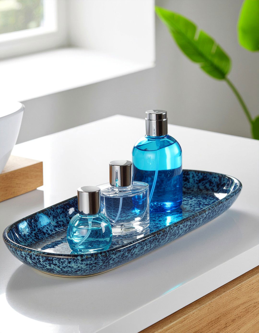 Ceramic perfume tray - 30 bathroom countertop styling ideas