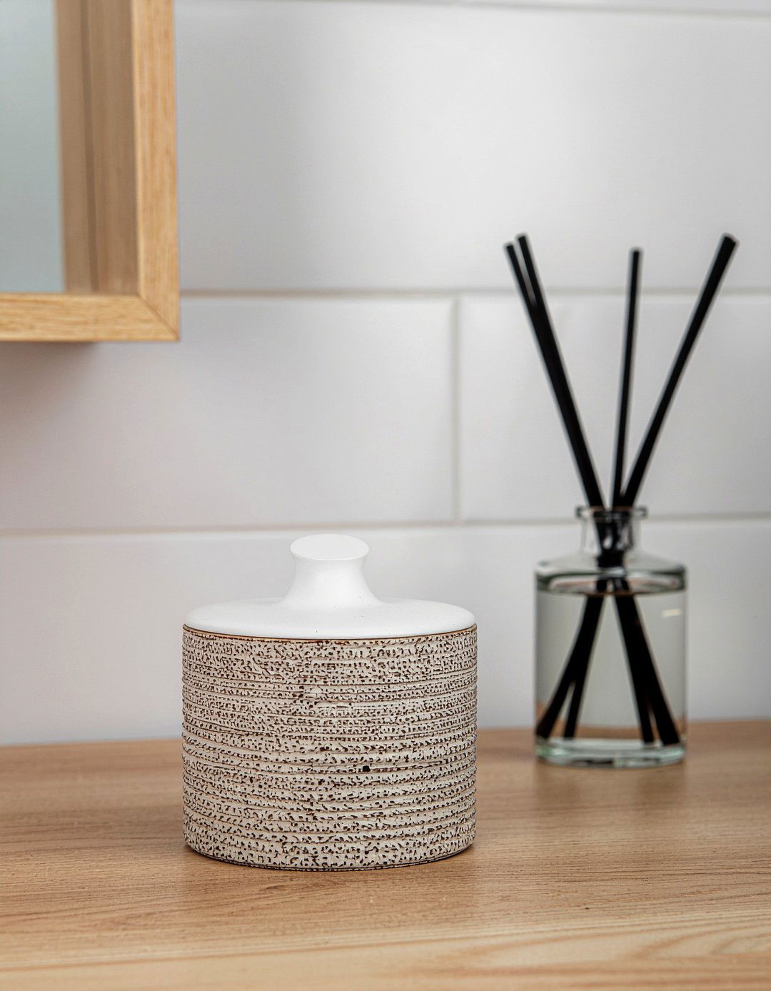 Ceramic stone diffuser - 30 bathroom diffuser ideas