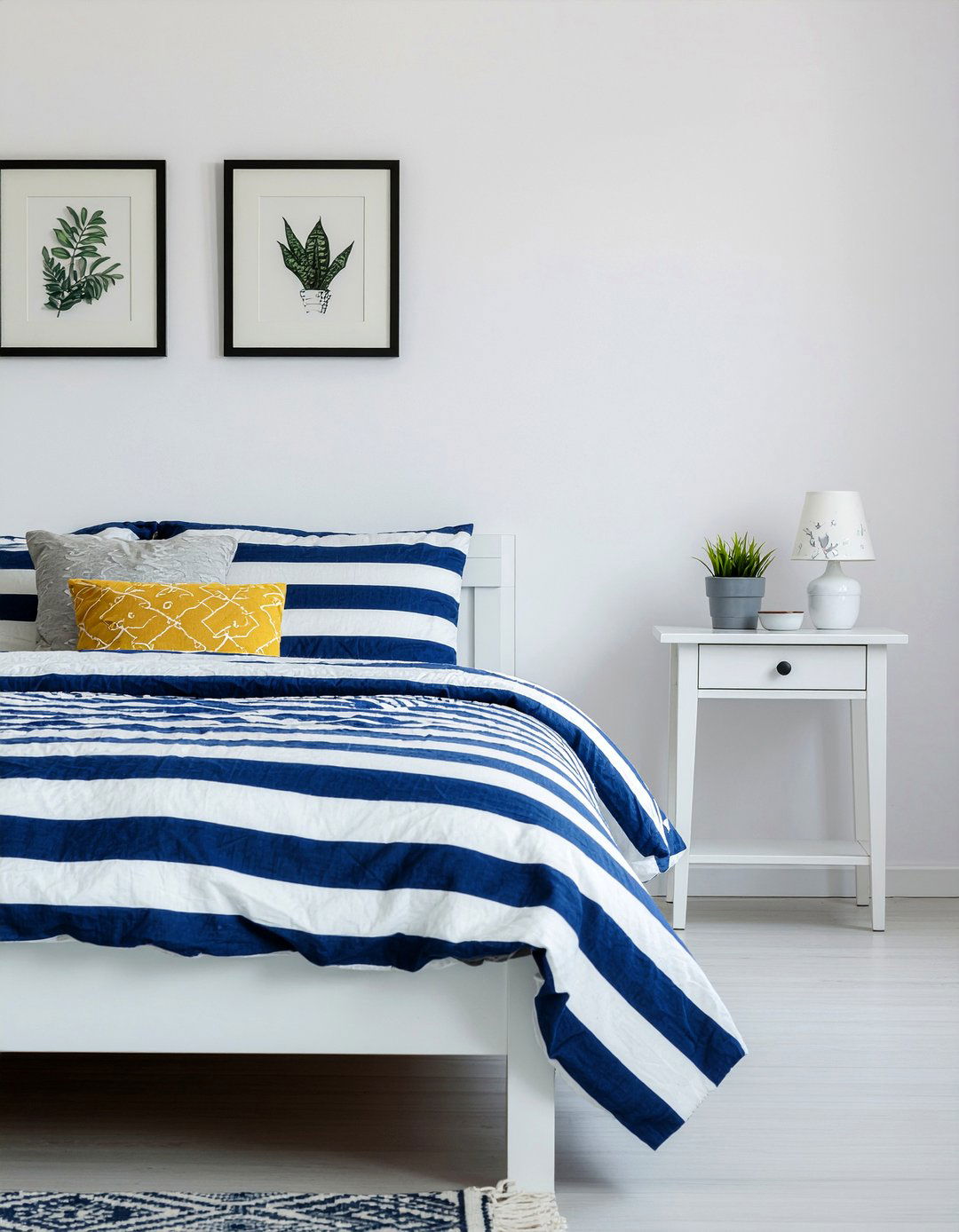 Cerulean blue striped bedding - 30 bedroom blue bedding ideas