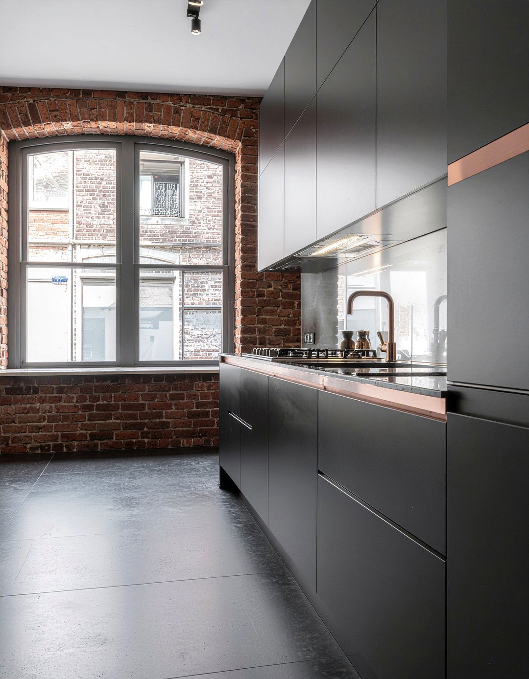 Charcoal kitchen copper hardware - 30 charcoal kitchen ideas