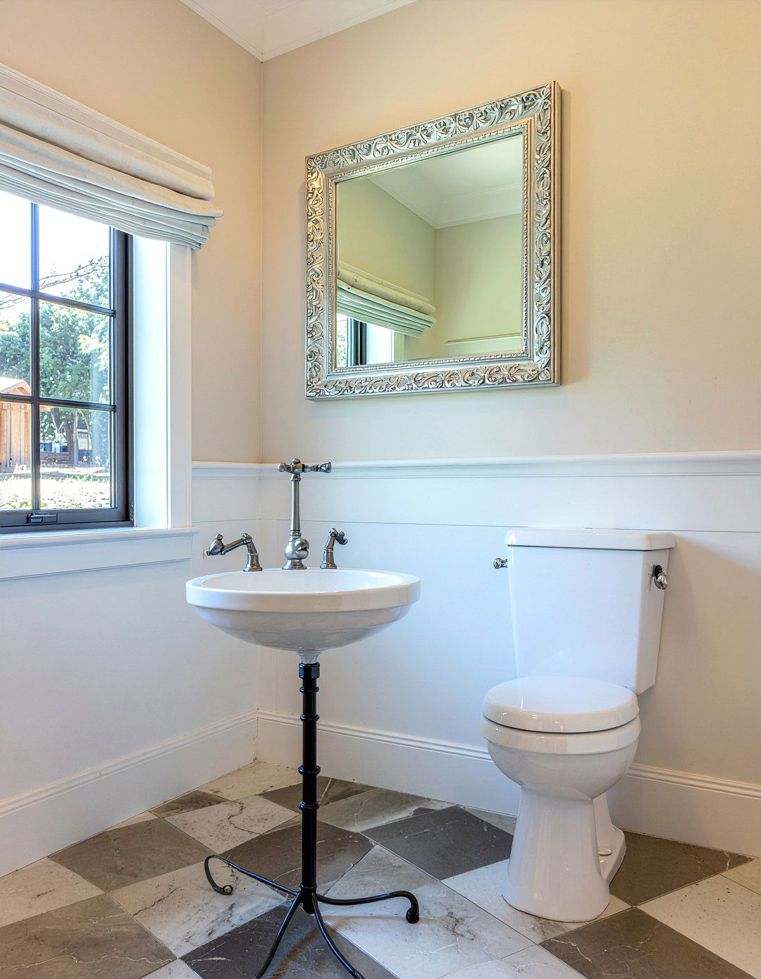 Checkerboard Floor Tile - 30 bedroom ensuite ideas