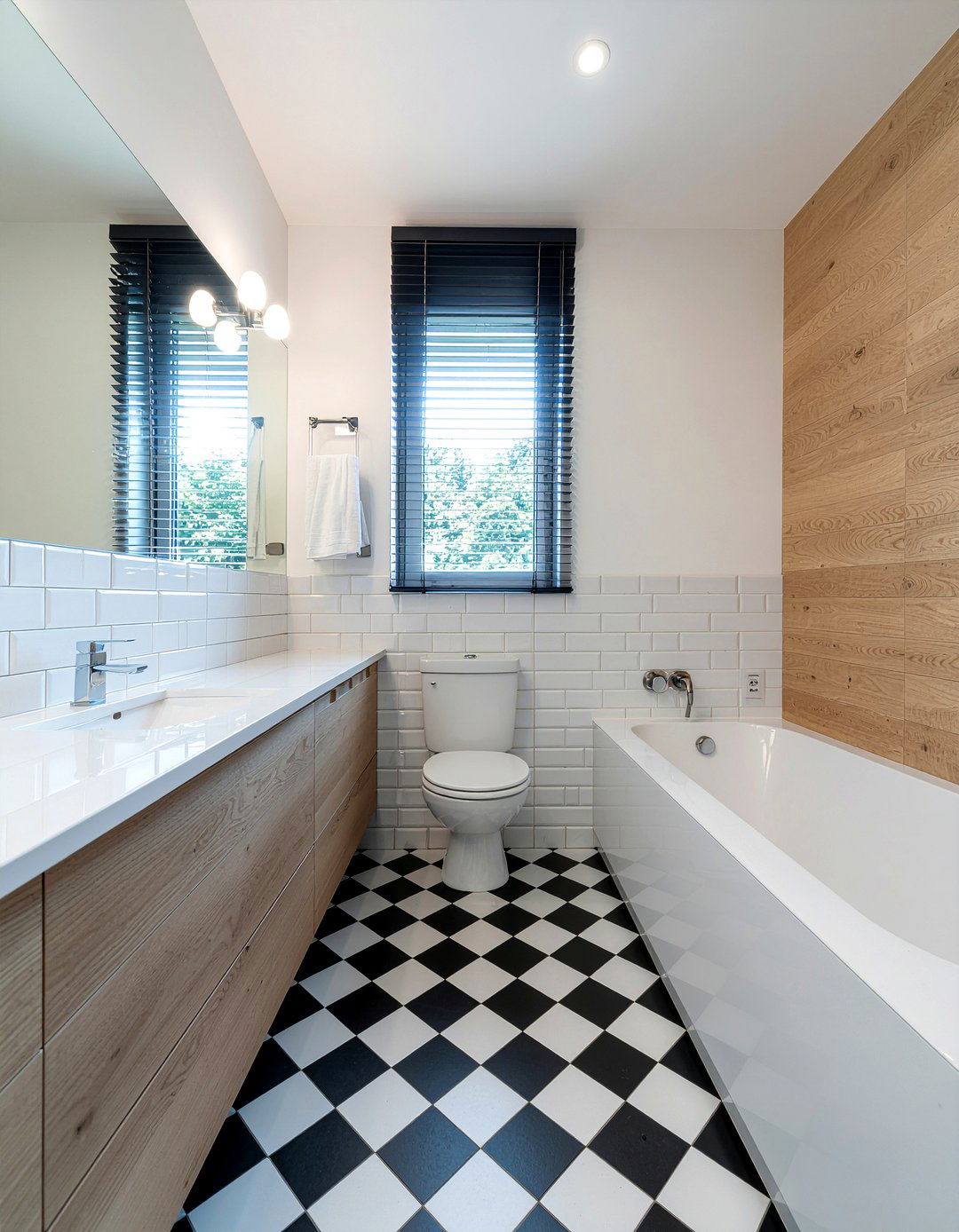 Checkerboard and wood tile - 30 mixed tile bathroom ideas