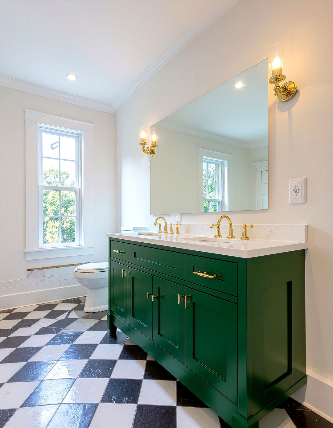 Checkerboard floor tile - 30 bathroom floor ideas