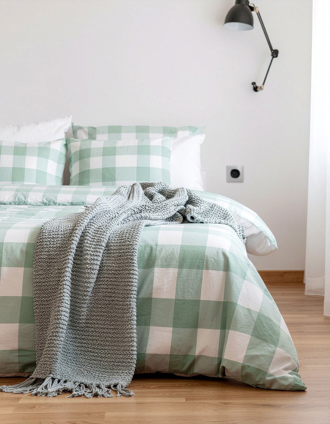 Checkered bedding - 30 Korean bedroom ideas