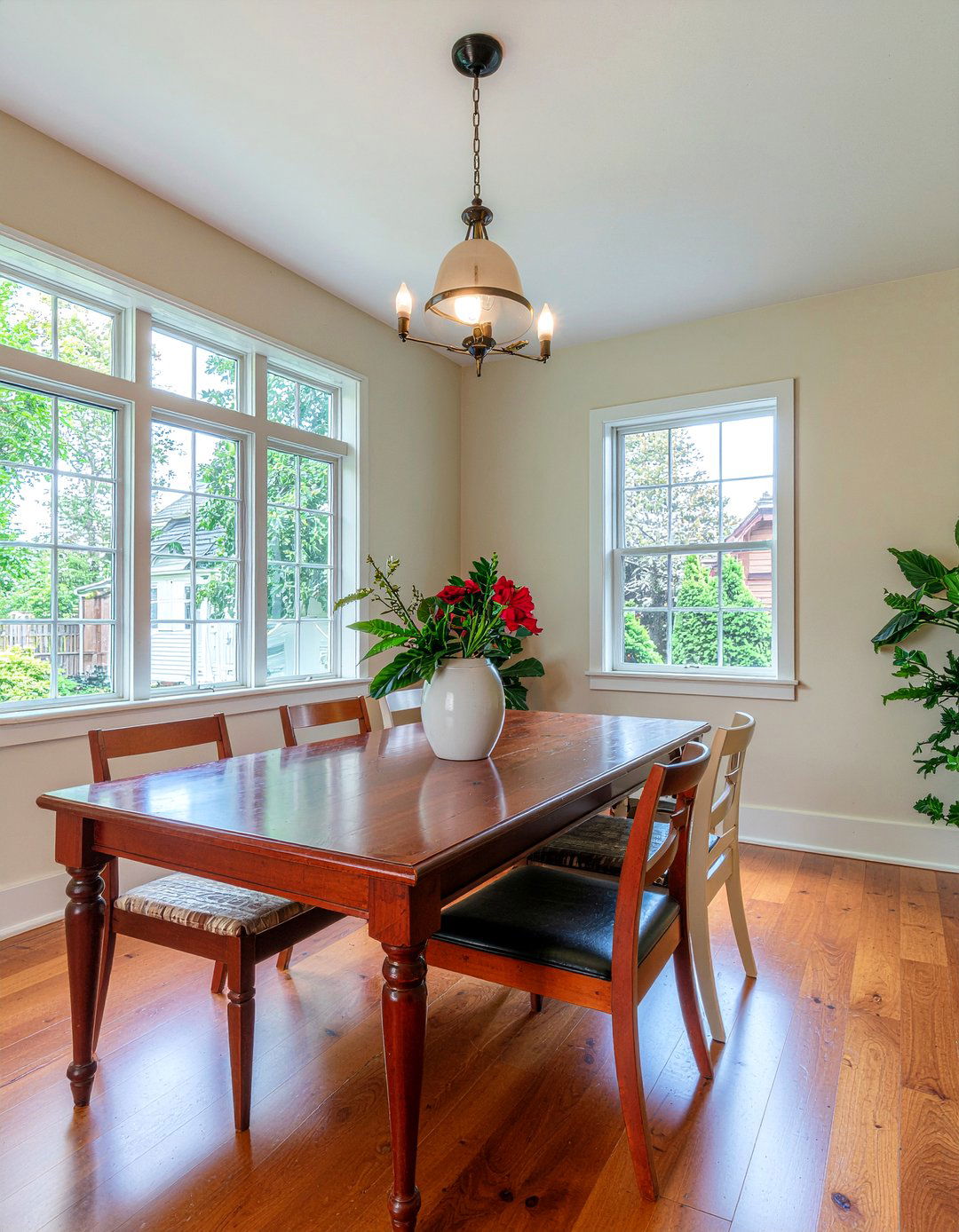 Cherry and maple wood mixing dining - 30 dining room finish mixing ideas