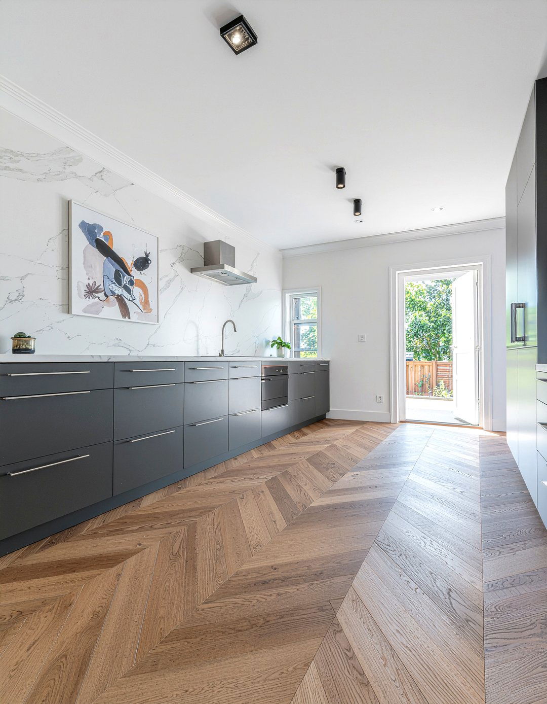 30 Hardwood Floor Kitchen Ideas for a Warm and Cozy Look