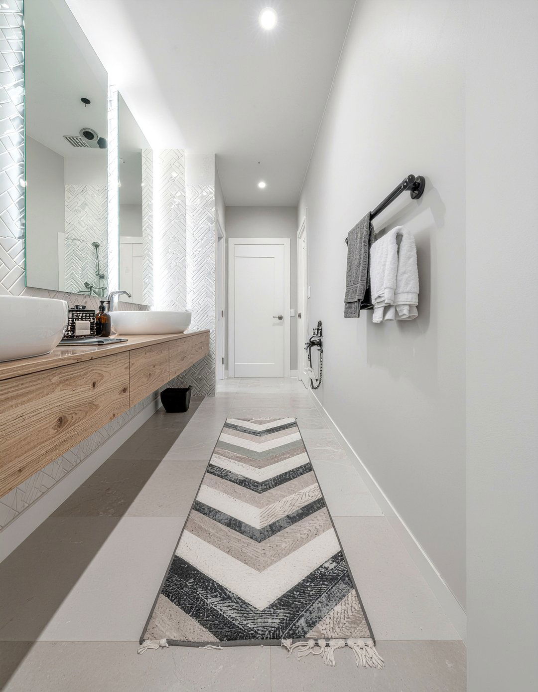 Chevron Pattern Bathroom Runner - 30 bathroom runner rug ideas