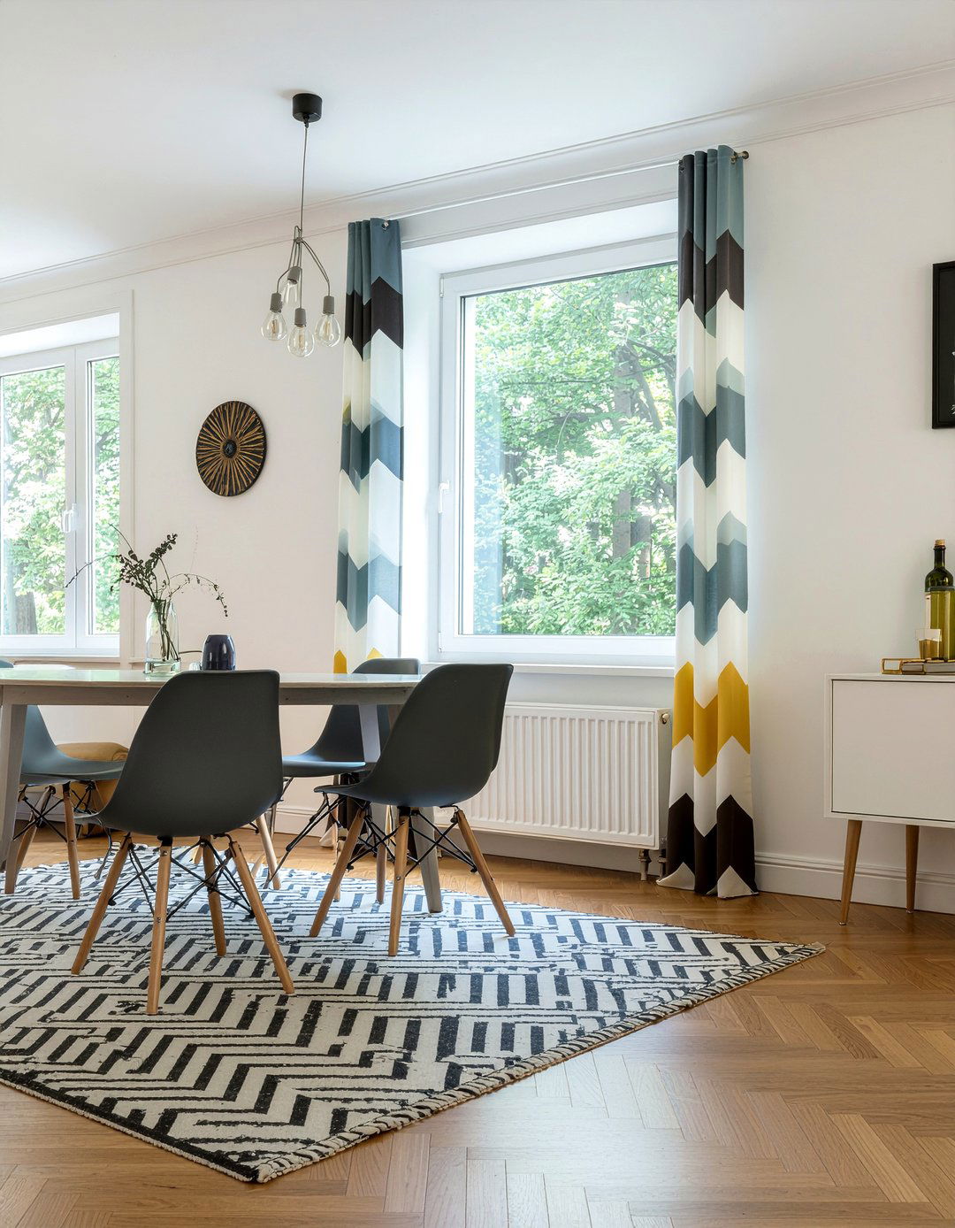 Chevron curtains dining room - 30 patterned curtain dining room ideas
