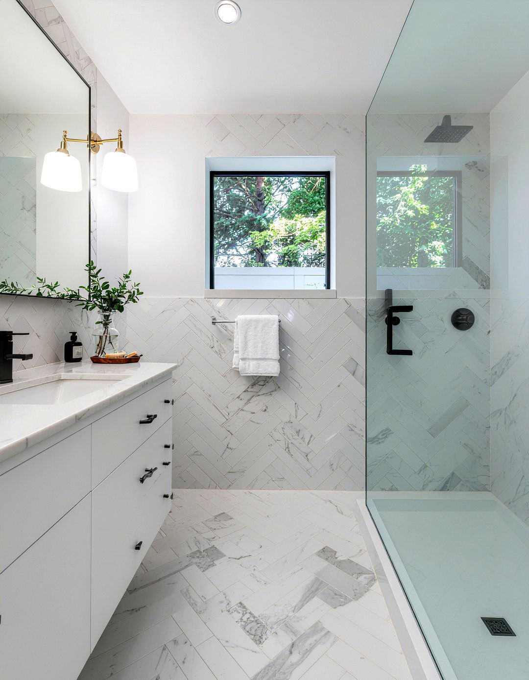 Chevron tile pattern - 30 bathroom floor ideas