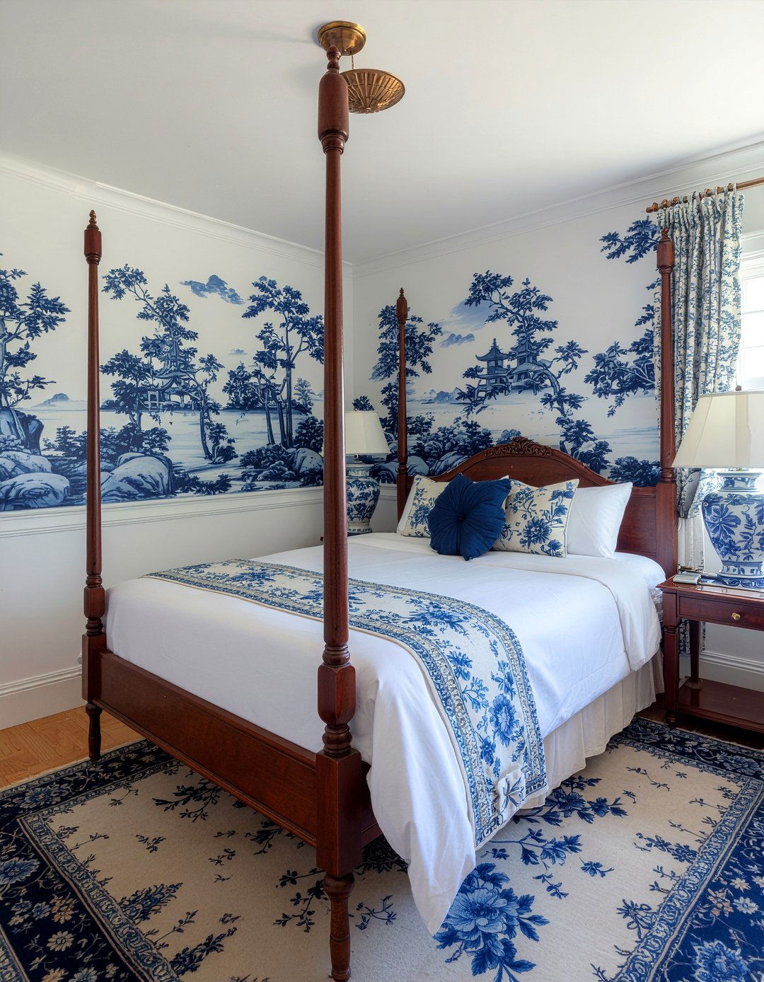 Chinoiserie Blue And White Bedroom - 30 blue and white bedroom ideas