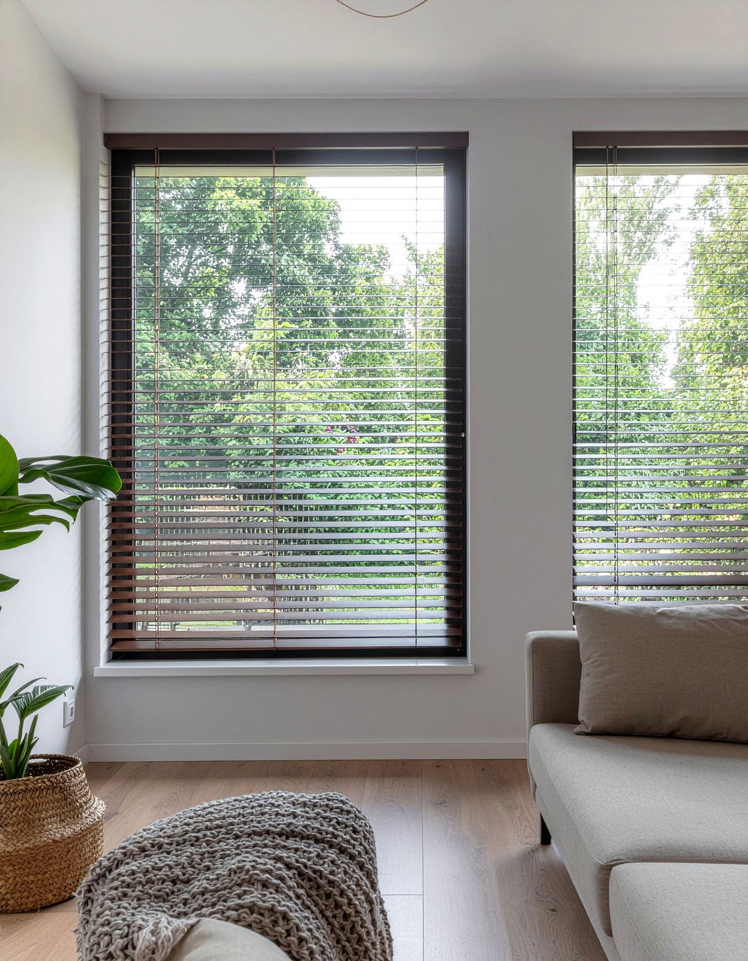 Chocolate Brown Window Blinds - 30 chocolate living room ideas