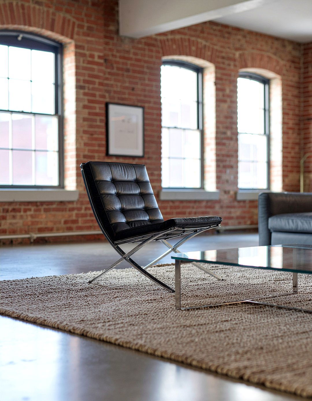 Chrome Frame Chair - 30 living room retro furniture ideas