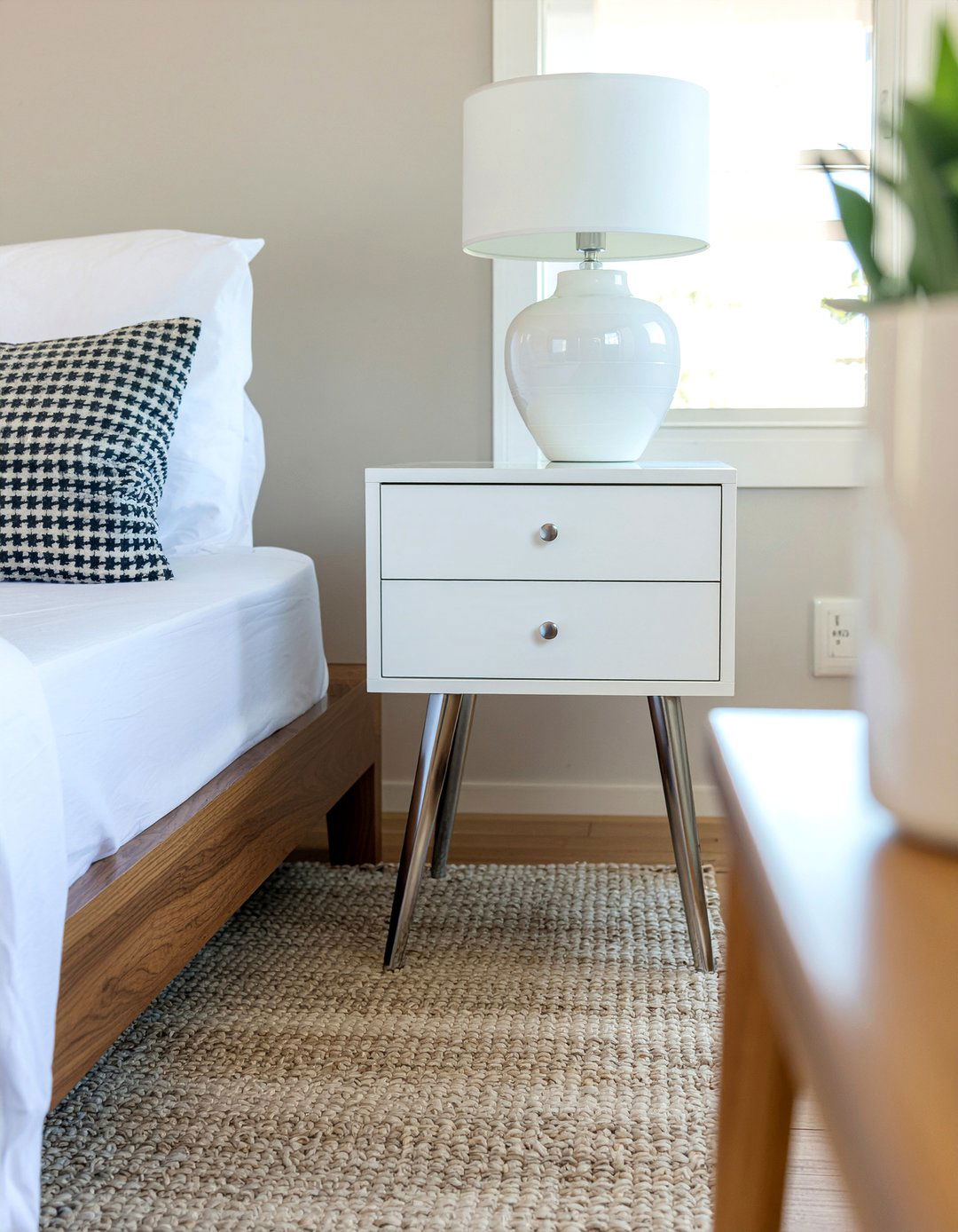 Chrome Nightstand Legs - 30 metal accent bedroom ideas