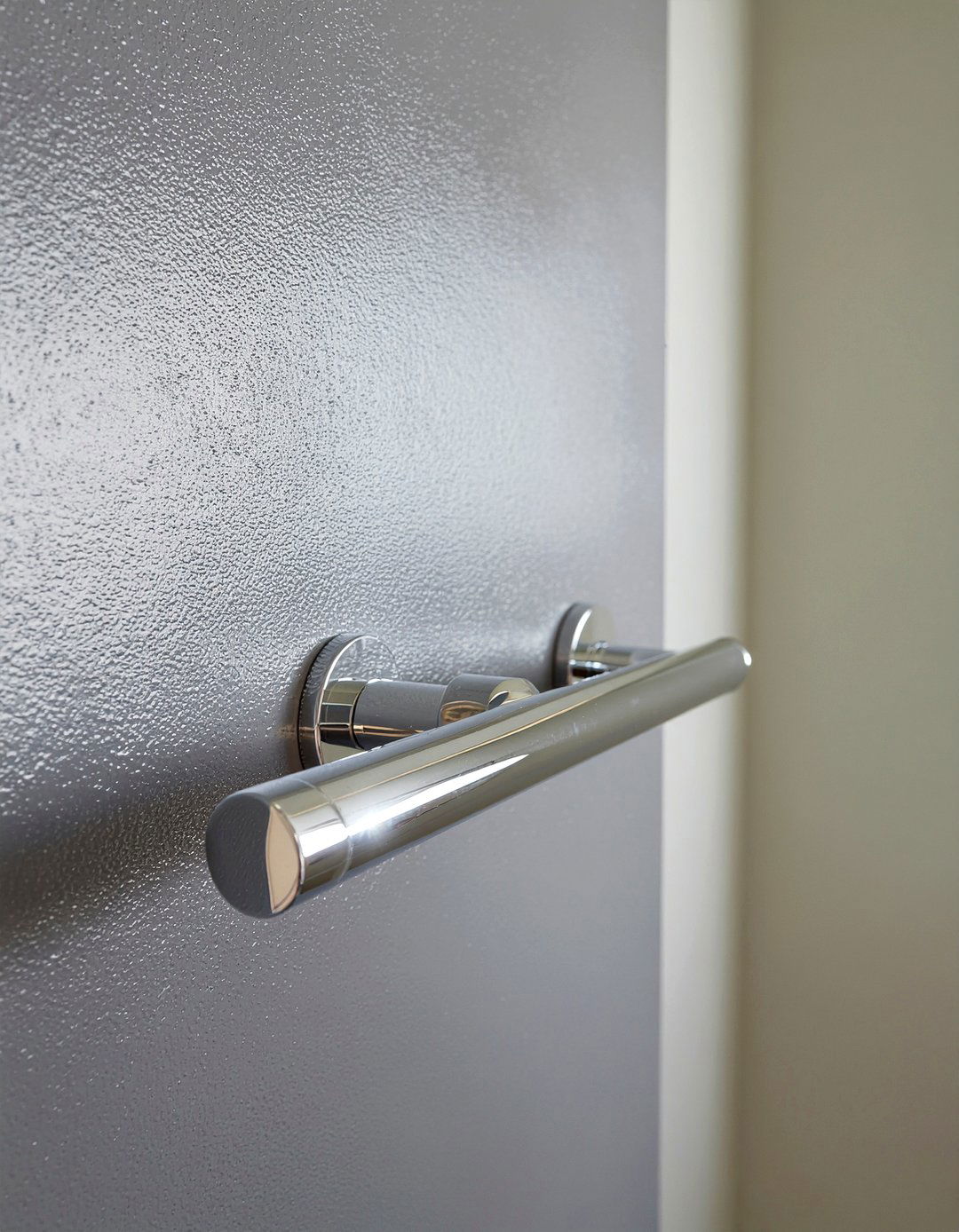 Chrome Towel Bar - 30 bathroom high-low mixing ideas