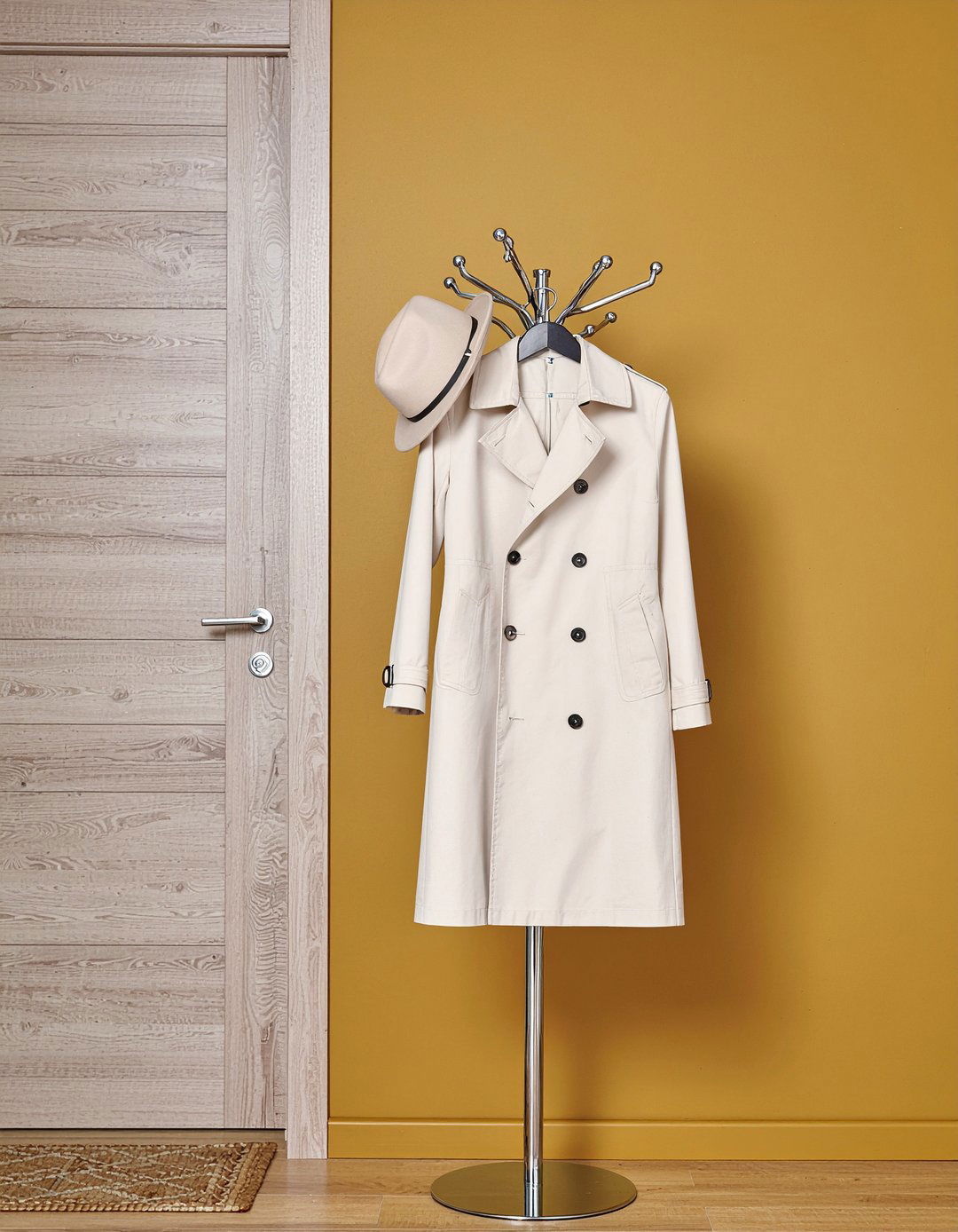 Chrome coat rack - 30 chrome accent living room ideas