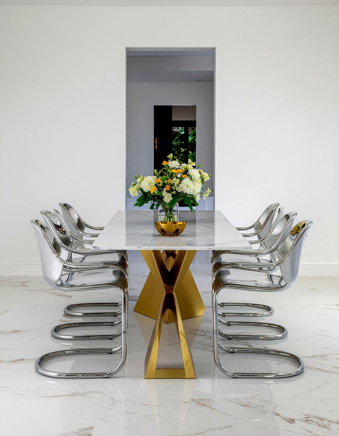 Chrome dining chairs - 30 mixed metal dining room ideas
