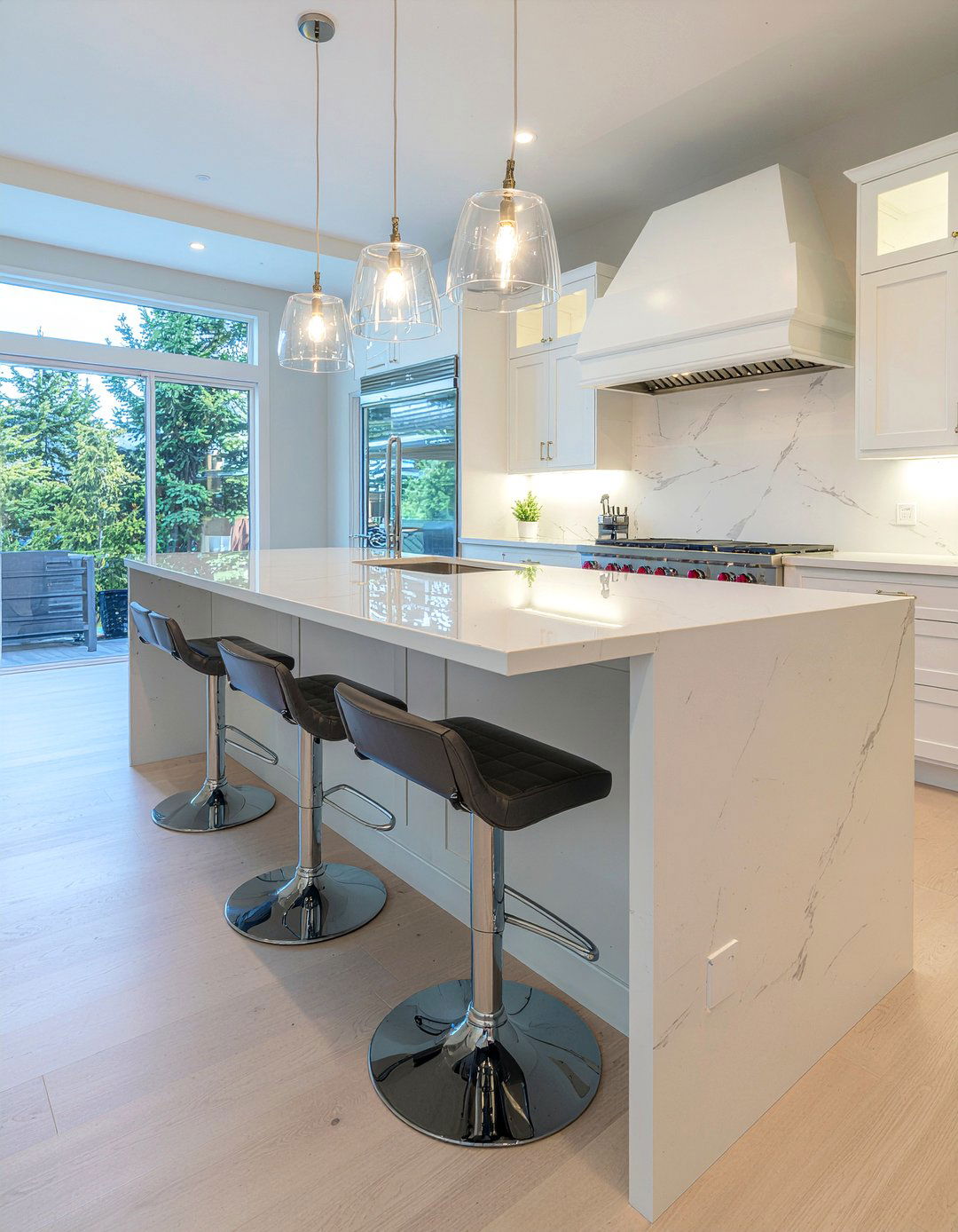 Chrome kitchen island legs - 30 chrome accent kitchen ideas