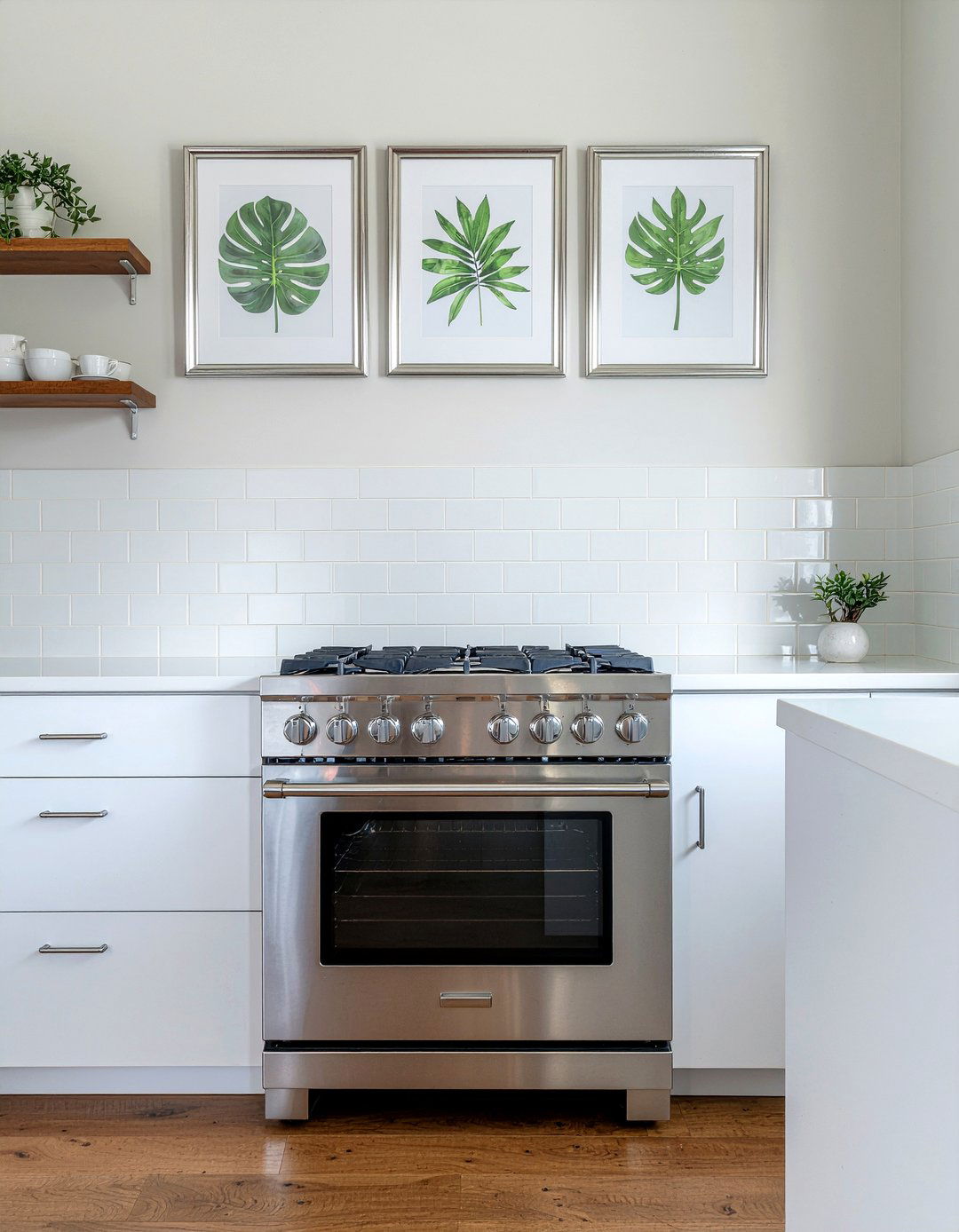 Chrome picture frames - 30 chrome accent kitchen ideas