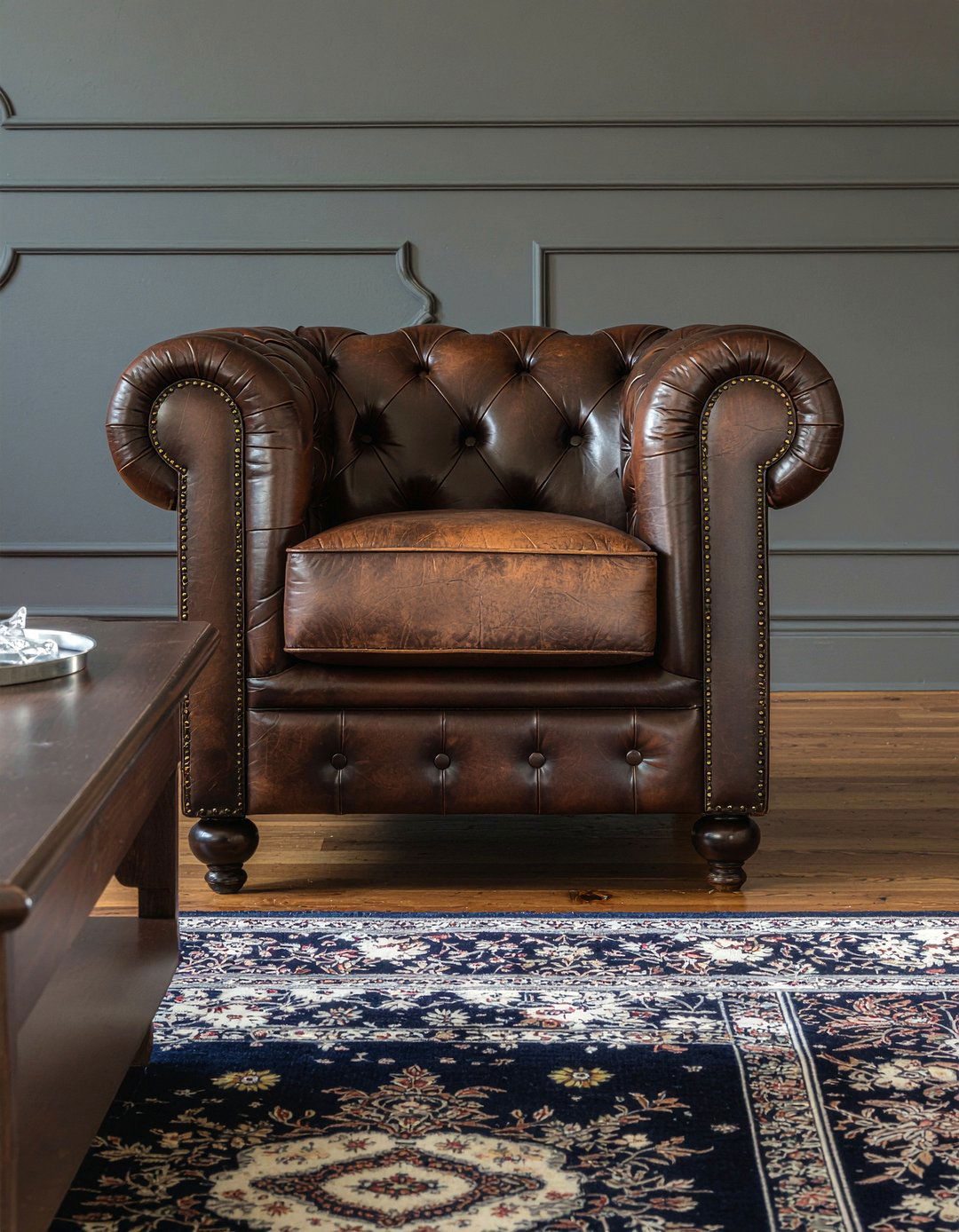 Classic chesterfield chair - 30 living room club chair ideas