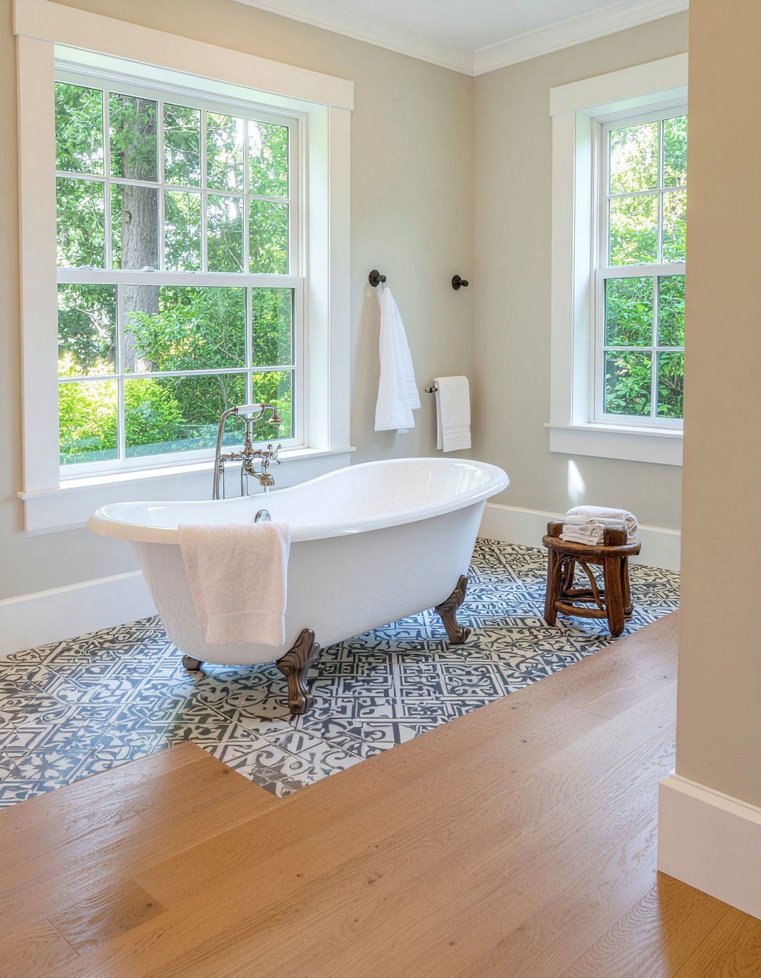 Clawfoot Tub in Bedroom - 30 historic home bedroom ideas