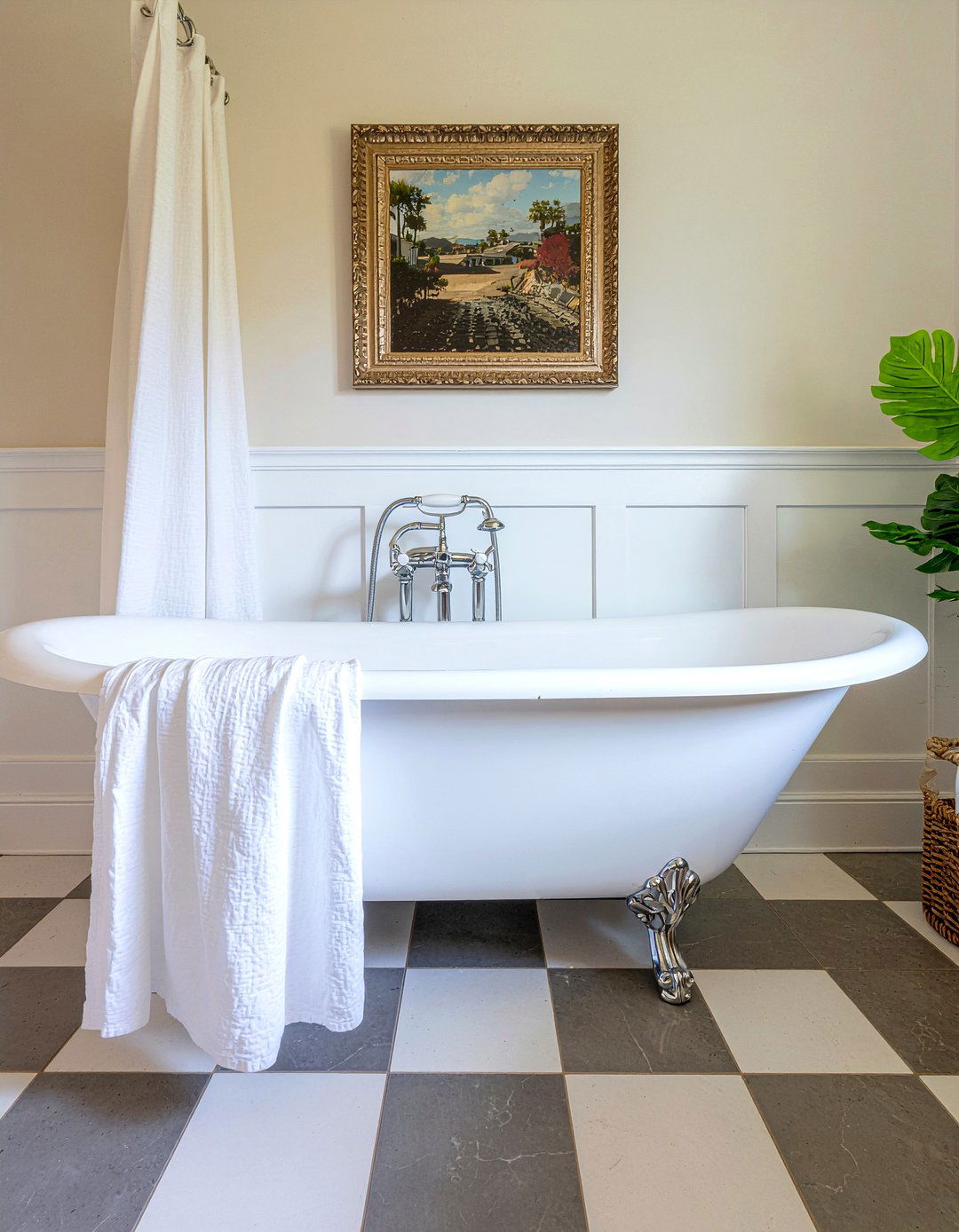 Clawfoot tub with shower - 30 master bathroom tub ideas