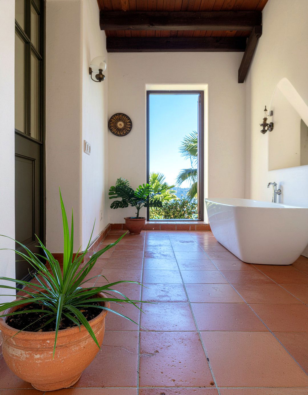 Clay Terracotta Pot - 30 bathroom planter ideas