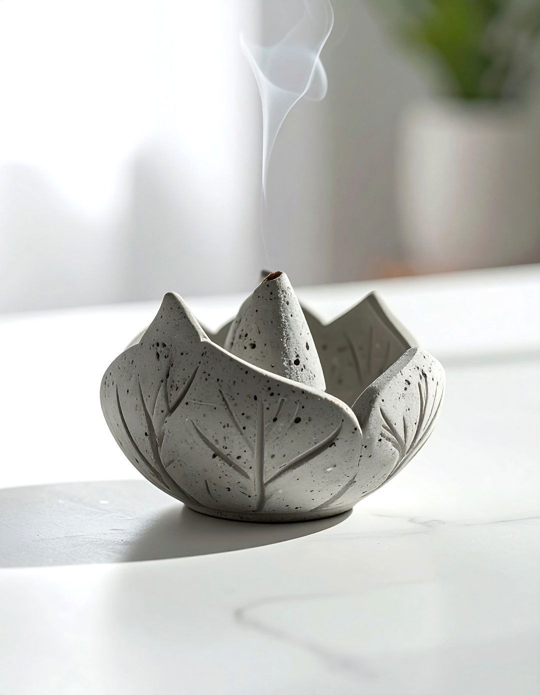 Clay incense holder - 30 handmade decor ideas