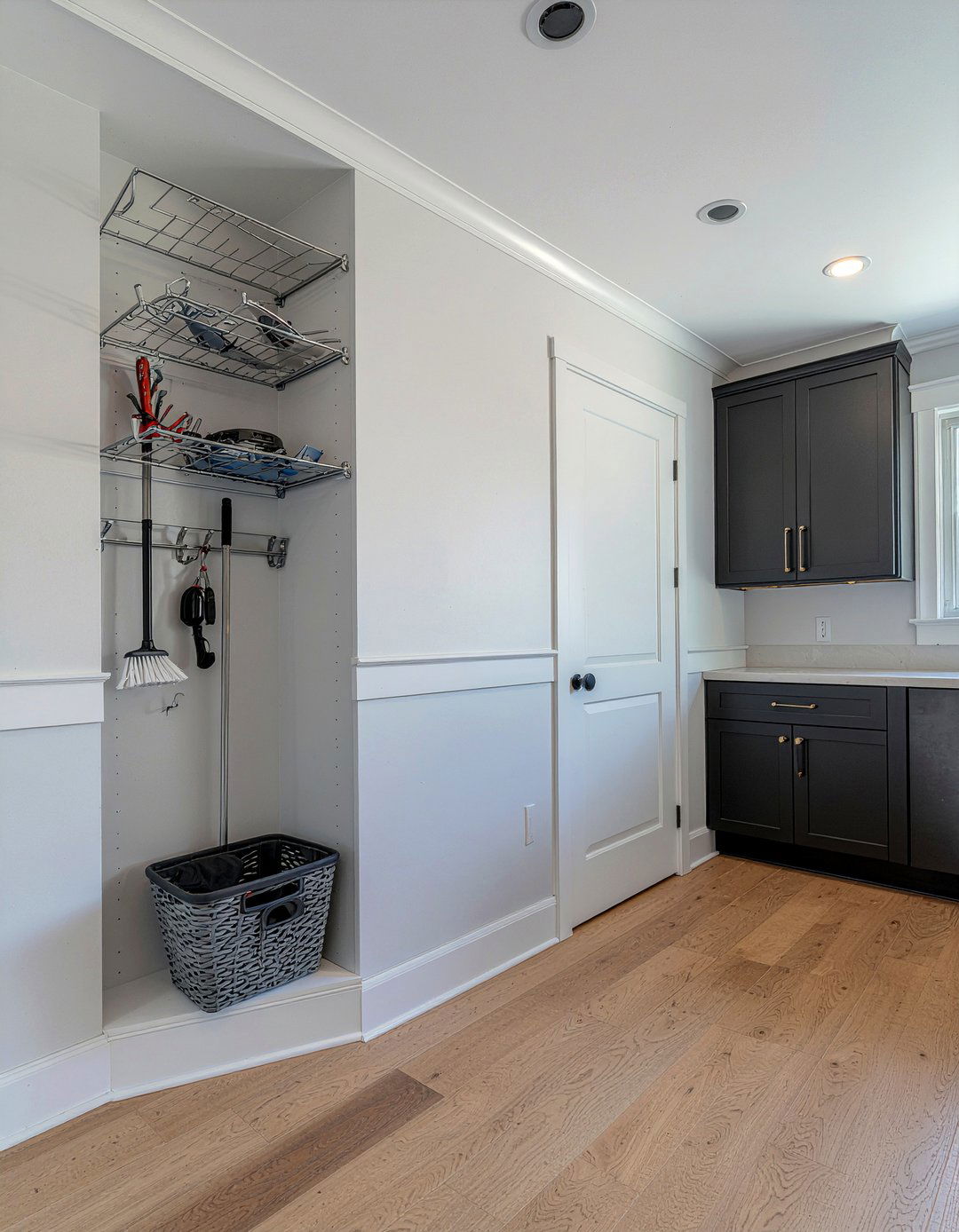 Cleaning Closet Kitchen Bump Out - 30 kitchen bump out ideas