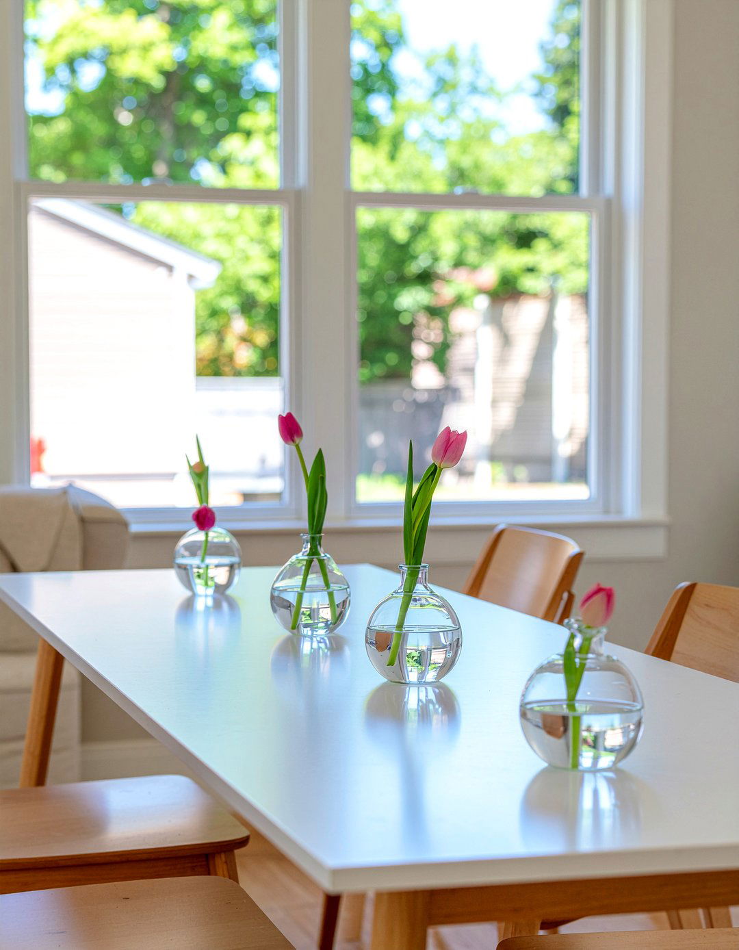 Clear Glass Bud Vases - 30 everyday centerpiece dining ideas