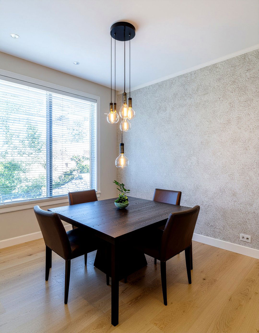 Cluster Pendant Light - 30 dining room lighting ideas